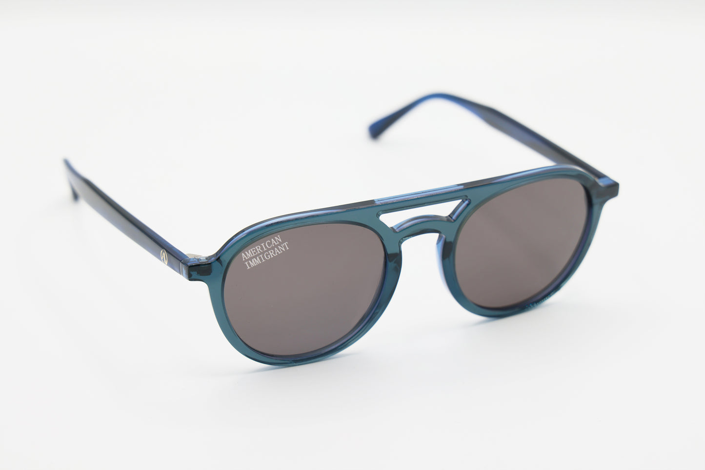 SUNGLASSES -THE MODERN AVIATOR